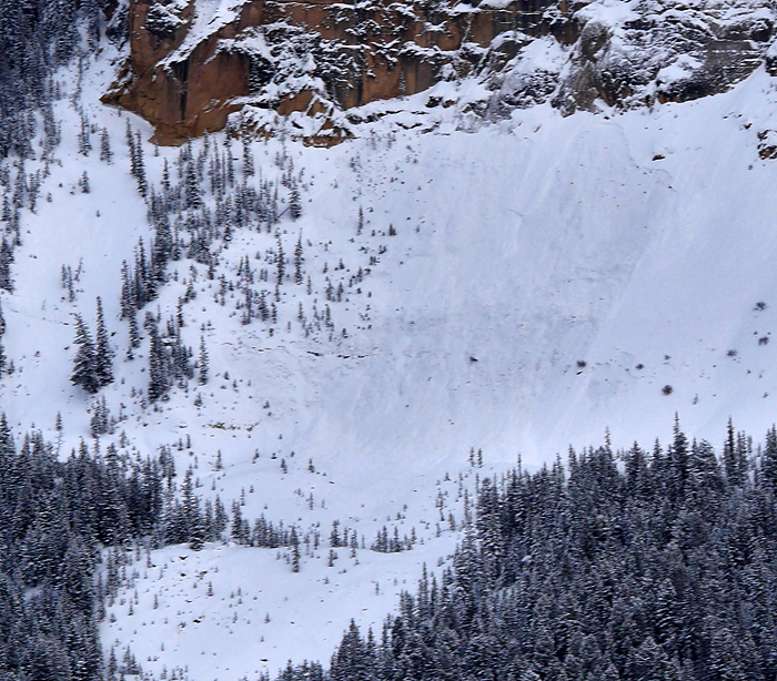 Avalanche around northern Baronette Peak